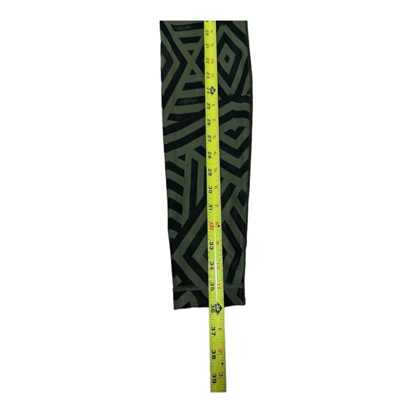 Lululemon Wunder Under Leggings Luxtreme Chevron Shuffle Fatigue Green Sz 4 - Picture 6 of 14